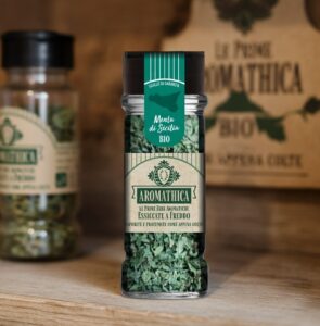 Non tutte le erbe sono uguali: Guida alla scelta della vera Qualità Bio e Mediterranea